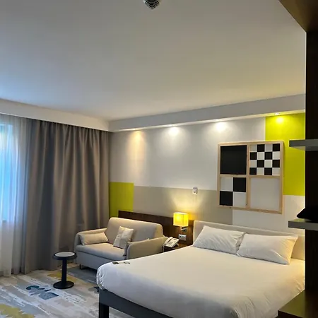 Ibis Styles Warszawa Airport Hotel Exterior photo